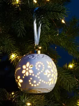 Ёлочный шар с подсветкой «Вьюга», 108.88.8 см, 1 LED, от батареек LR443, керамика, свечение тёплое белое