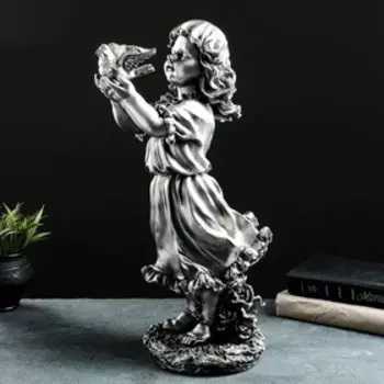 Фигура "Девочка с голубем" 22х24х48 см, сталь