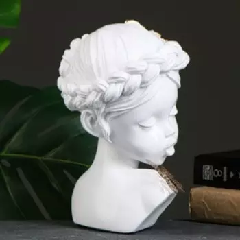 Фигура "Девушка с бабочкой и лилией" белый, 25х17см