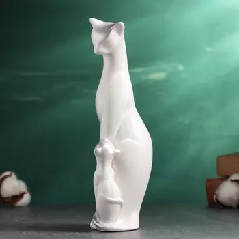 Фигурка гипс «Кошка с котенком», белая в серебре, 2177 см