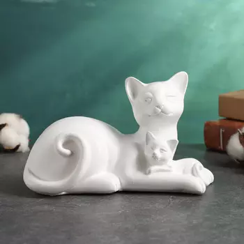 Фигура "Котики лежат" белые, 18х10х12см