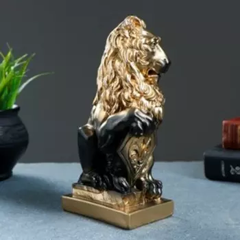 Фигурка «Лев со щитом», гипс под бронзу, 10721 см