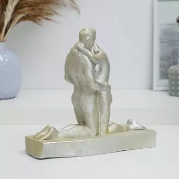 Фигура "Объятия" золотая, 22см