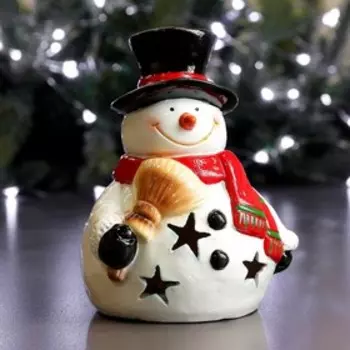 Фигура с подсветкой "Снеговик с метлой" 13х11х17см