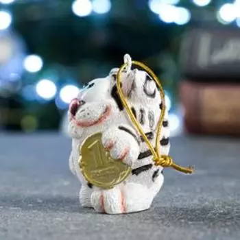 Фигура с подвесом "Мультяшный тигр с монетой" белый 5х3,5х4,5см