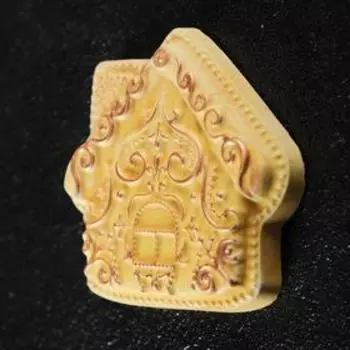 Фигура с подвесом "Пряничный домик" 7х7х1см охра с позолотой