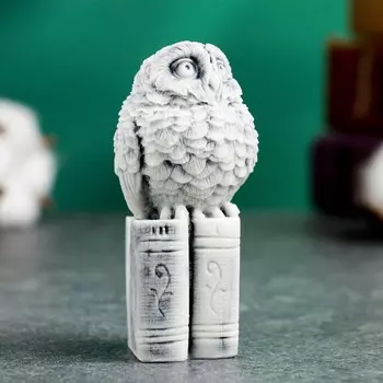 Фигура "Совенок на книгах" 8см