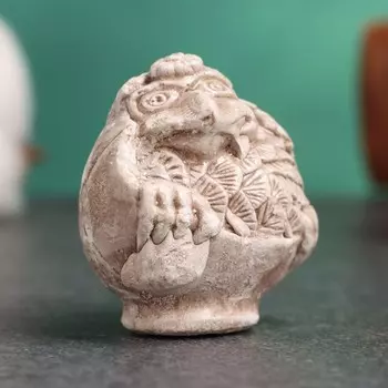 Фигура "Тэнгу" слоновая кость, 4х4х3см