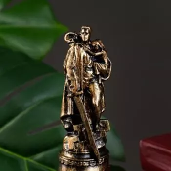 Фигура "Воин с ребенком на руках" 20х8х8см