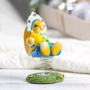 Фигура "Зайчиха в костюме с яйцом" рыжая, 6х7х11см