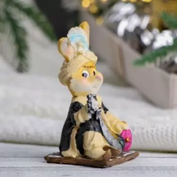 Фигура "Заяц с мечом" 8х7х9см