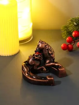Фигура "Жеребенок на подкове" 8х8х6,5 см, бронза