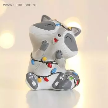 Фигурка «Енот с гирляндой»