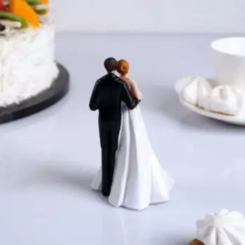 Фигурка на торт «Молодожёны объятья»,12 см, МИКС