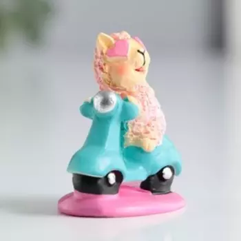 Фигурка полистоун «Лама на мопеде», 4 см