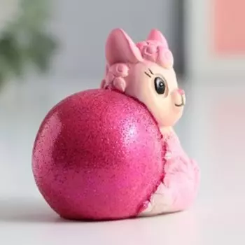 Фигурка полистоун «Лама с шаром», 7 см