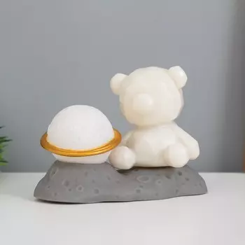 Фигурка светящаяся RISALUX «Медвежонок у Сатурна», LED-ночник, 2 Вт, LR44, 5813 см