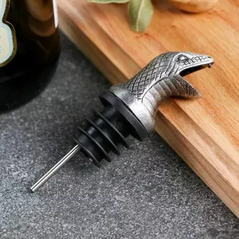 Фигурная крышка для бутылки "Змея" серебро, 10х3см
