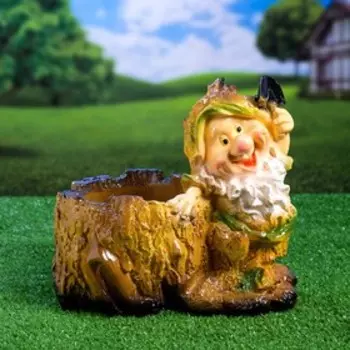 Фигурное кашпо "Гном с пнем" белый, 25х25см