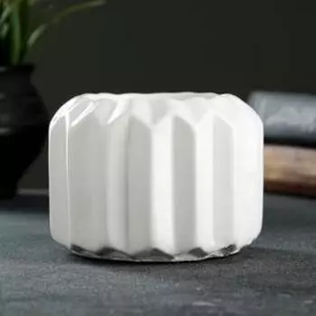 Фигурное кашпо "Грани" белое, 0,6 л / 12х9х12см