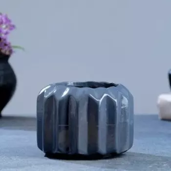 Фигурное кашпо «Грани» 0,6 л серое