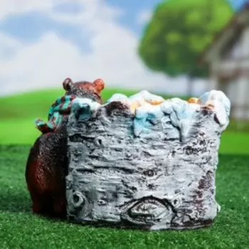 Фигурное кашпо "Медведь с шарфом"