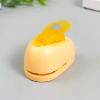 Фигурный компостер "Рукоделие. Узор 069" 5,2х3,2х4,0 см, d = 1 см