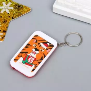 Фонарик на кольце "Тигр в новогоднем колпаке с подарком" 6,5х3,5х1 см