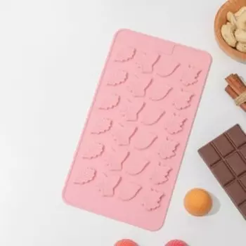 Форма для конфет и шоколада Доляна «Листики», силикон, 21.211.5 см, 24 ячейки, розовая