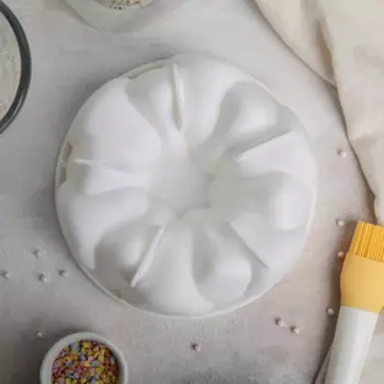 Форма для муссовых десертов и выпечки Доляна «Гранатовый браслет», силикон, 19,519,56,9 см, цвет белый