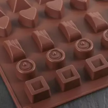 Форма для шоколада Доляна «Коробка конфет», силикон, 27231,5 см, 30 ячеек (3,23,2 см), цвет коричневый