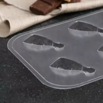 Форма для шоколада и конфет пластиковая «Мини Шампанское», размер ячейки 52,3 см, цвет прозрачный