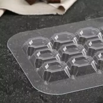 Форма для шоколада и конфет «Плитка насквозь круги», 17×8,5×1 см, цвет прозрачный