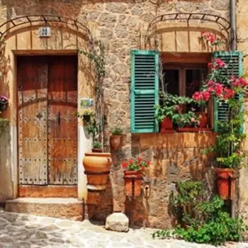 Фотообои Двор в Испании 2,7*2,7 (из 3 листов)