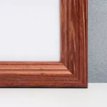 Фоторамка дерево Linda 60х80 см орех (пластиковый экран)