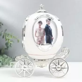 Фоторамка пластик 10х7,5 см музыка "Карета" белая с серебром 24х17,5х13 см