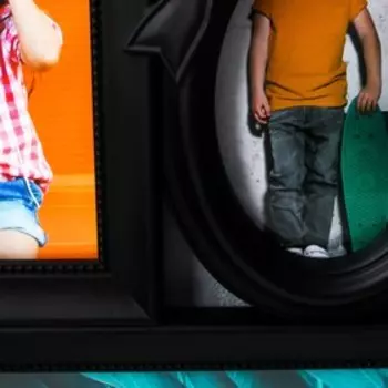 Фоторамка пластик на 4 фото 9х13, 10х15, 13х18 см "Бант и вензель" чёрная 35,5х38 см