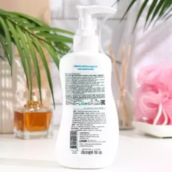 Гель-пена для интимной гигиены LION Thailand Shokubutsu с алоэ вера и софорой, 150 мл