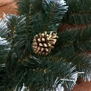 Гирлянда хвойная "Рождественская с шишками белоснежная " (шишки золото) d-32 см 270 см