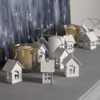 Гирлянда «Нить» 1.5 м с насадками «Дом белый», IP20, прозрачная нить, 10 LED, свечение тёплое белое, AAх3