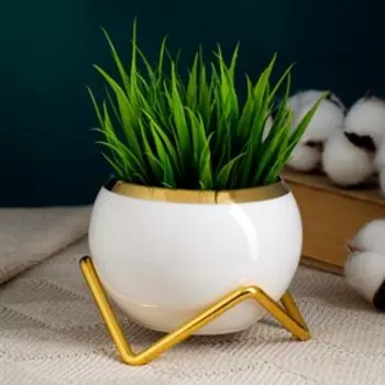 Горшок для цветов «Шар», керамический, 250 мл, 98 см, на металлической золотистой подставке, белый