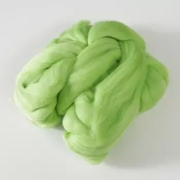 Гребенная лента 100% полутонкая шерсть 100гр (41 Салатовый)