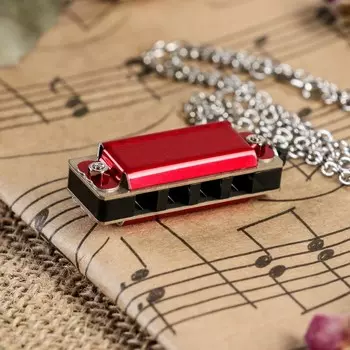 Губная гармошка Music Life 4 отверстия, 8 тонов, 3.51.51 см, цепь 28 см, красная