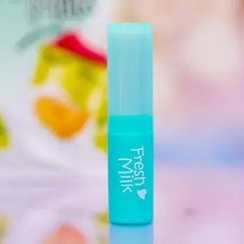 Помада гигиеническая для губ, с вишней