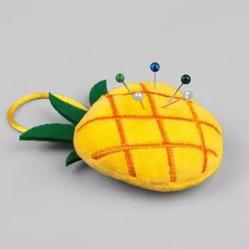 Игольница с петлёй «Ананас», 6.56.53 см, жёлтая