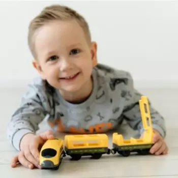 Игрушечный поезд «Мой город», 3 предмета, на батарейках, жёлтый