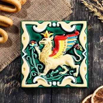 Изразец "Грифон", ярославская майолика, 13,5х13,5 см