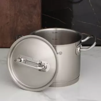 Кастрюля из нержавеющей стали Доляна «Традиция», 2,8 л, с крышкой, цвет зелёный