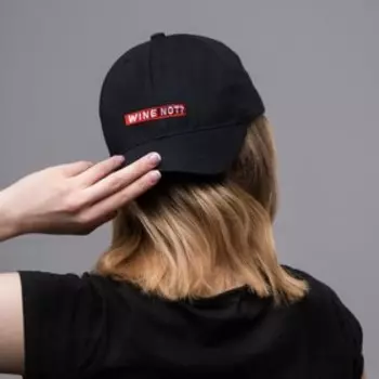 Кепка Wine not?, черная