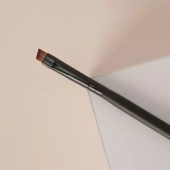 Кисть для макияжа, скошенная, 17 (+/- 1) см, цвет чёрный